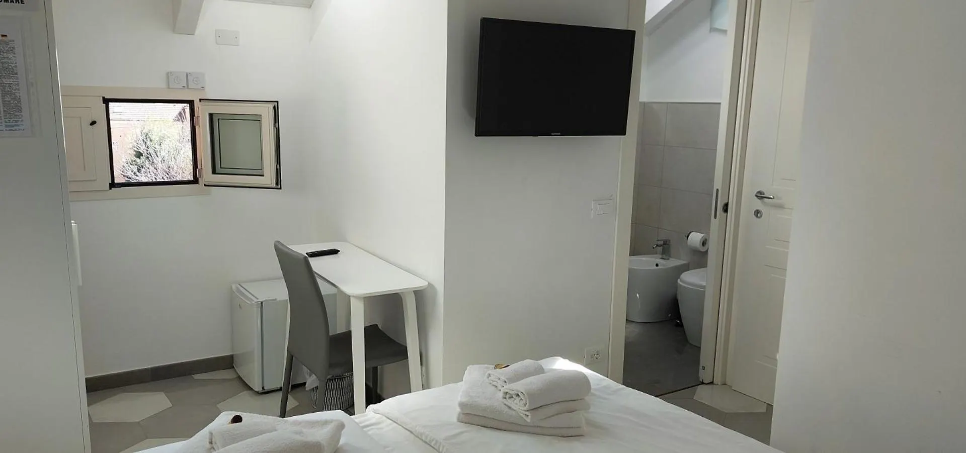 Casa Luigia Rooms Mtb In Finalborgo Bike Room Tour Ebike Trekking フィナーレ・リーグレ ゲストハウス